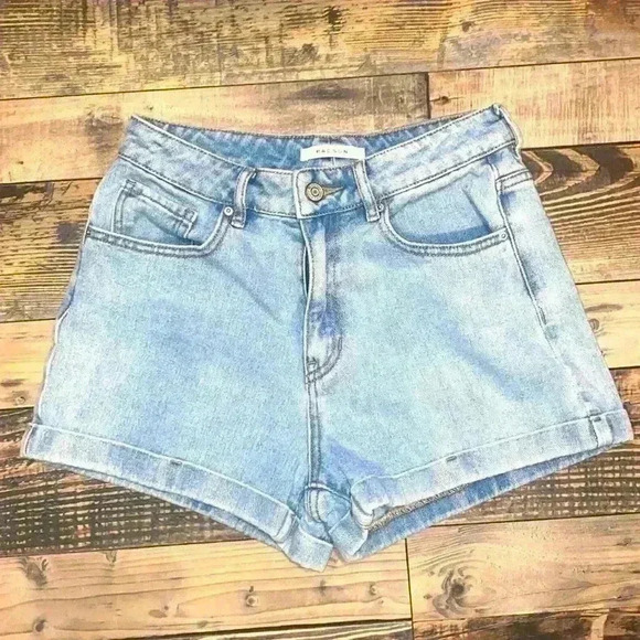 PacSun Pants - Women’s Pacsun jean shorts size 27